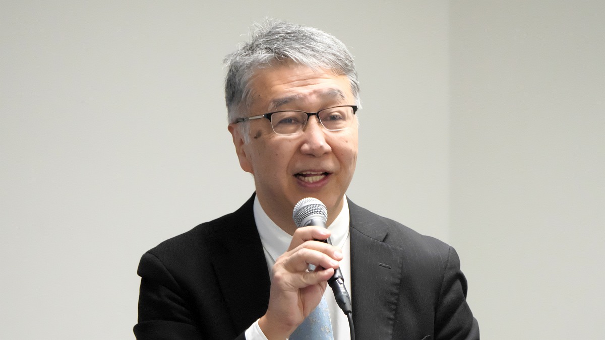 講演写真-01（中須賀氏）