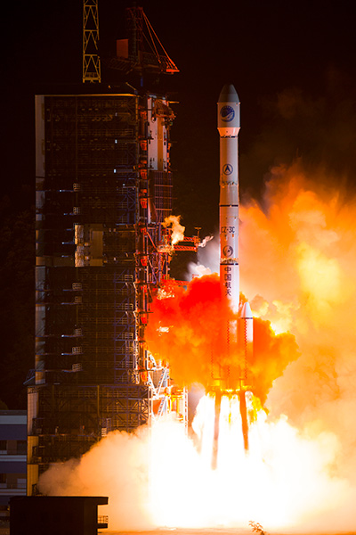 「BeiDou-2 G7」衛星を載せた長征ロケットの打ち上げ