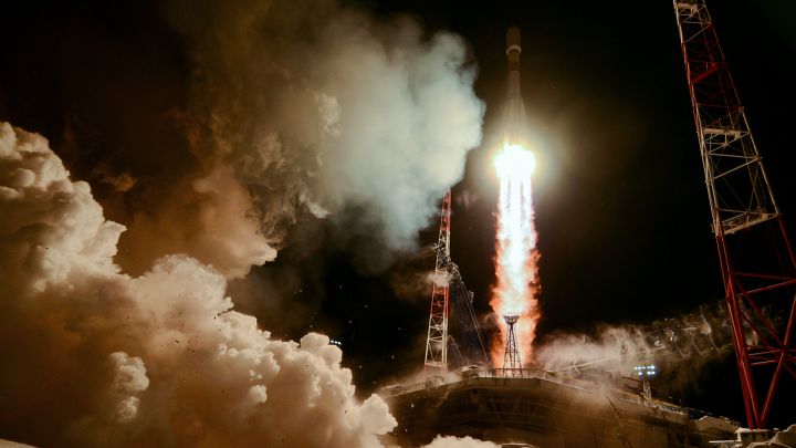 ソユーズロケットによるGlonass-M衛星の打ち上げ