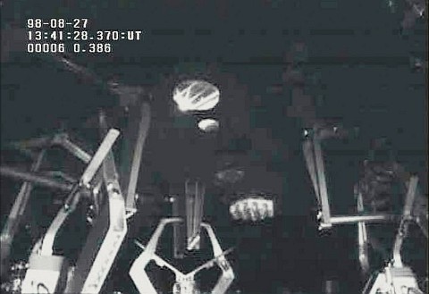 きく7号ランデブ・ドッキング実験の分離時画像（FP-2）